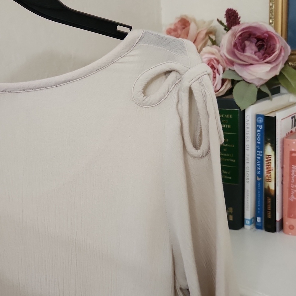 Soft Surroundings Size large Flowy Top With Open Bow Detail Lagenlook Coastal - Picture 11 of 12